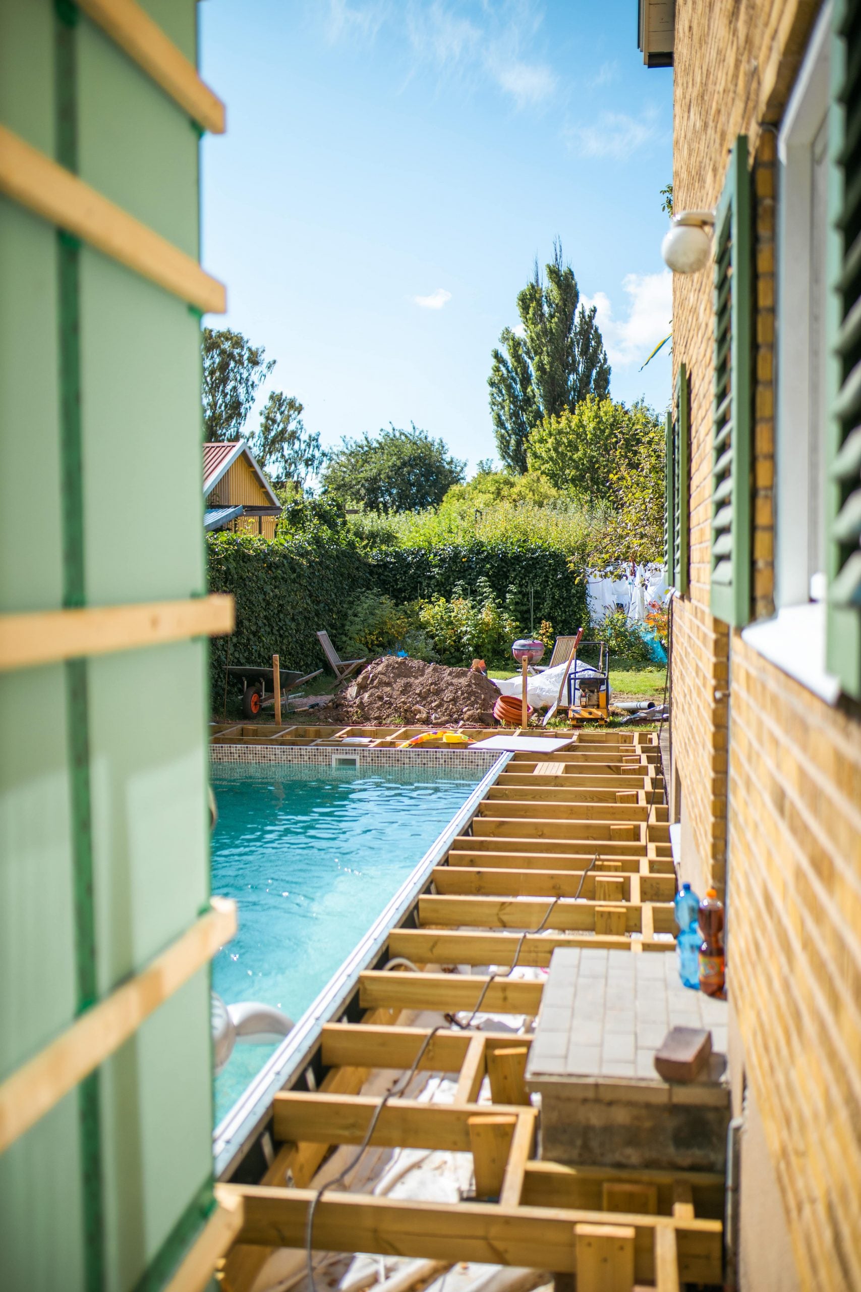 sydgripen bygga pool trädäck